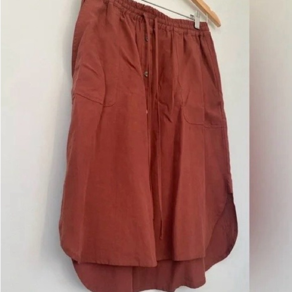 NAIF XL Skirt